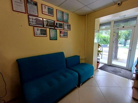 комерційна за адресою Калинова вул., 70
