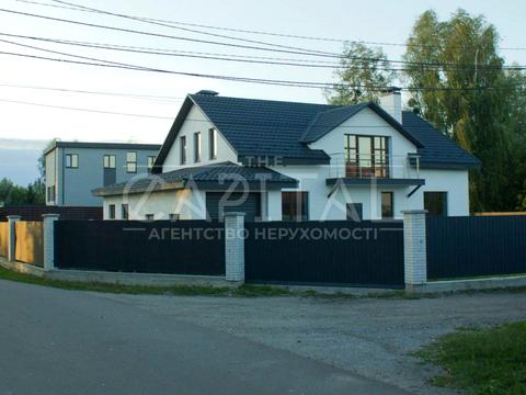 будинок за адресою с. Романків, Розкішна