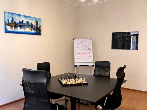 комерційна за адресою Олеся Гончара вул., 47-Б