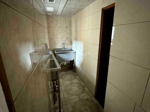 комерційна за адресою Підвалля вул., 11