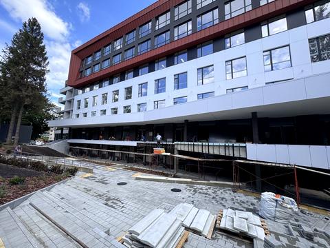 комерційна за адресою Зелена вул., 111