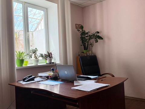 комерційна за адресою Завадського вул., 54