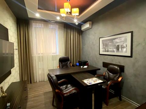 комерційна за адресою Саксаганського вул., 68/21