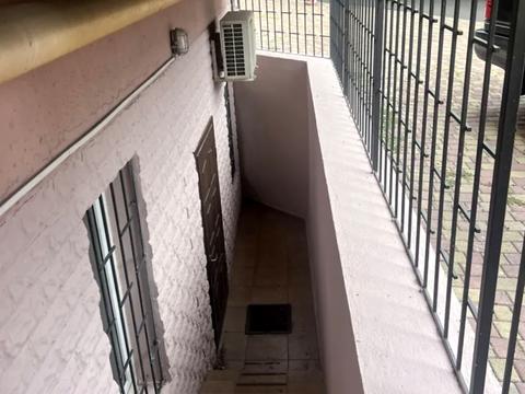 комерційна за адресою Мечникова вул., 2/1