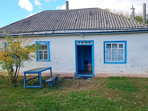 будинок за адресою с. Плужники, Червоноармійська