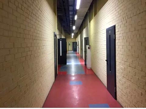 комерційна за адресою Польова вул., 21