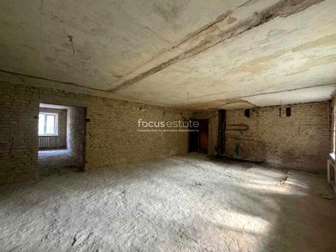 комерційна за адресою Василя Яна вул., 2