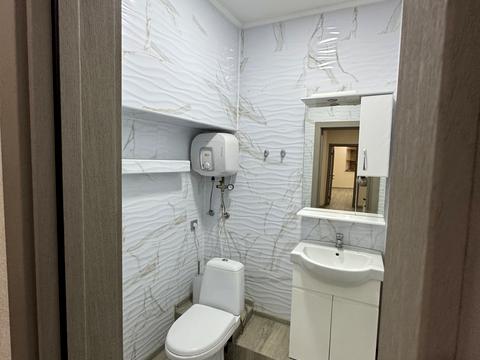 комерційна за адресою Велика Васильківська вул. (Червоноармійська), 25