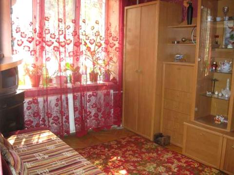 комната по адресу Строителей ул., 1