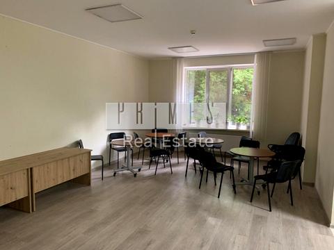 коммерческая по адресу Василия Тютюнника ул. (Анрі Барбюса), 5-В