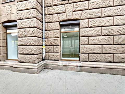 комерційна за адресою Вокзальна пл. (Петровського), 1
