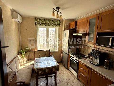 квартира за адресою Лариси Руденко вул., 7