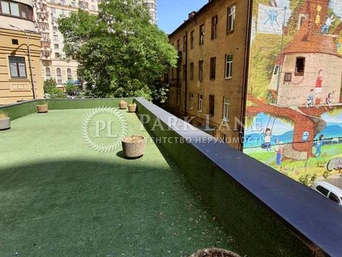 комерційна за адресою Золотоустівська вул., 34