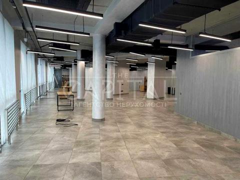 комерційна за адресою Валерія Лобановського просп., 42