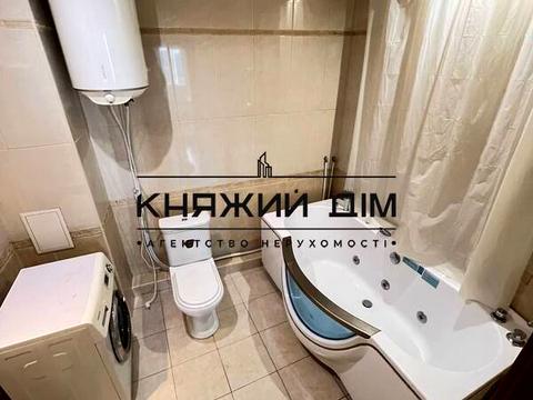 квартира за адресою Митрополита Андрея Шептицького вул. (Анатолія Луначарського), 10