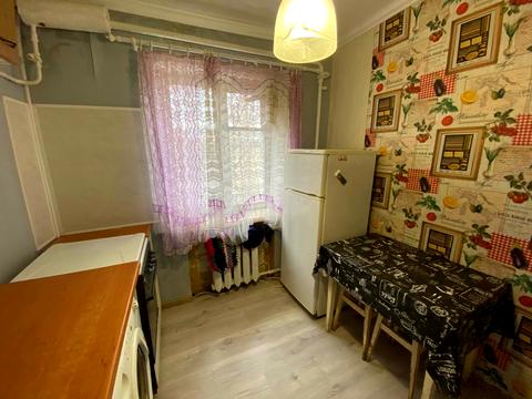 квартира за адресою Салютна вул., 12/62