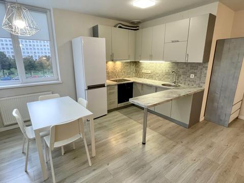 квартира за адресою Сім'ї Кульженків вул. (Петра Дегтяренка), 37