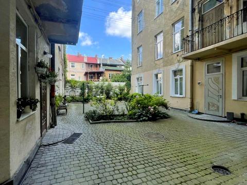 квартира за адресою Мирона Тарнавського вул. (Кутузова), 20