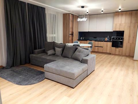 квартира за адресою Гетьмана Івана Мазепи вул. (Топольна), 4