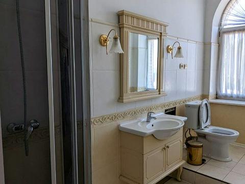 коммерческая по адресу Ровно, Академика Грушевского ул., 13