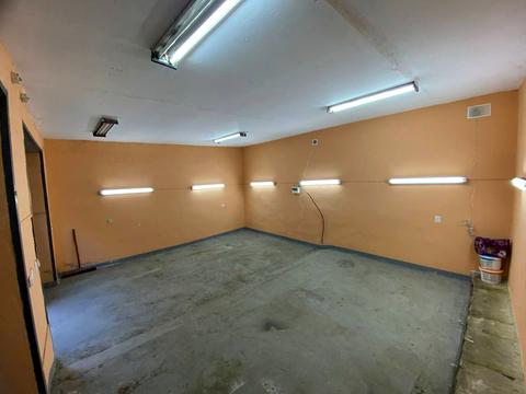 комерційна за адресою Романа Шухевича вул., 1