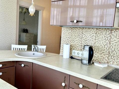 квартира за адресою В'ячеслава Чорновола вул., 27