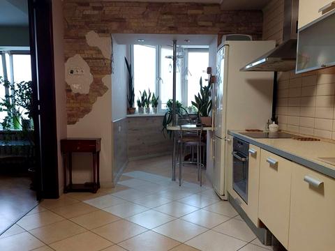 квартира за адресою Анни Ахматової вул., 31