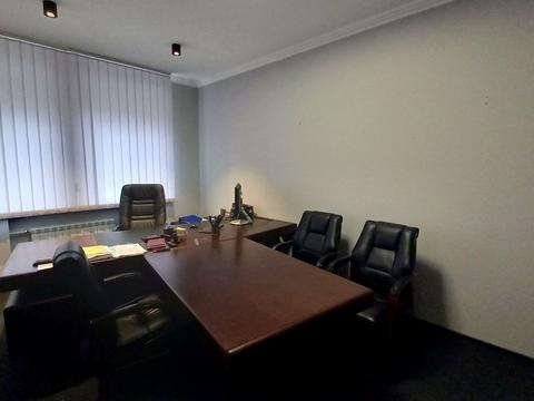 комерційна за адресою Печерський узвіз, 18