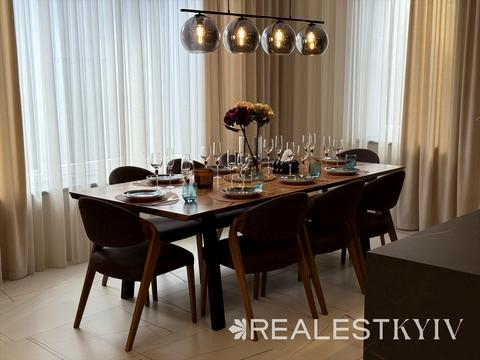 будинок за адресою Квітнева вул.