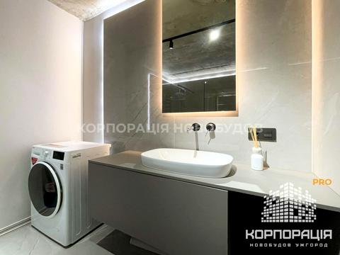комерційна за адресою Богдана Хмельницького пл., 2В