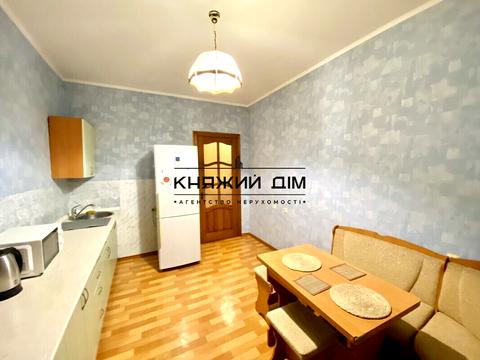 квартира за адресою Миколи Бажана просп., 12