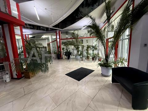 комерційна за адресою Велика Васильківська вул. (Червоноармійська), 30 Д