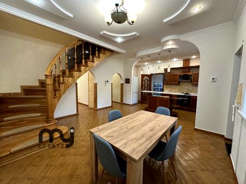 будинок за адресою Порічкова вул.