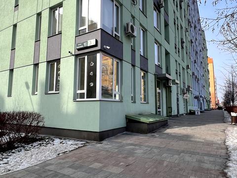комерційна за адресою Березнева вул., 16