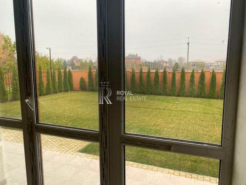 будинок за адресою Набережна вул.