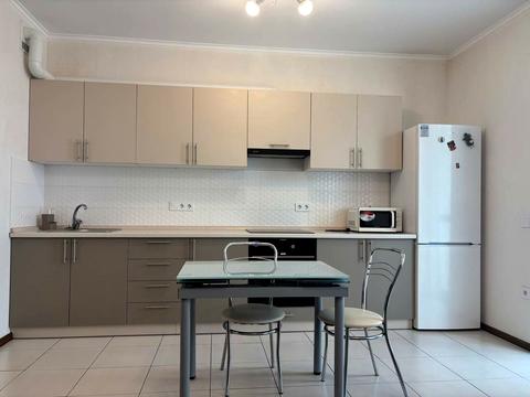 квартира за адресою Сім'ї Кульженків вул. (Петра Дегтяренка), 37