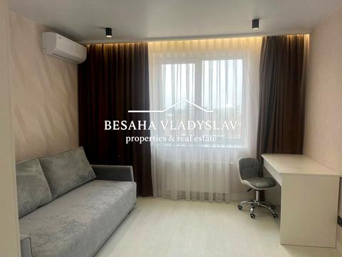 квартира за адресою Євгена Чикаленка вул. (Аржанова), 3