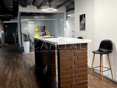 комерційна за адресою Верхній Вал вул., 10