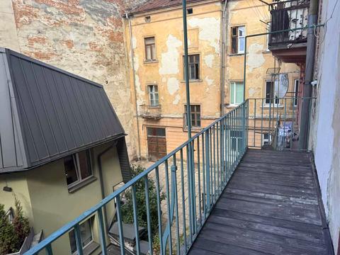 квартира за адресою Дорошенка вул., 48