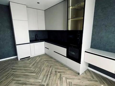 квартира за адресою Космічна вул., 5