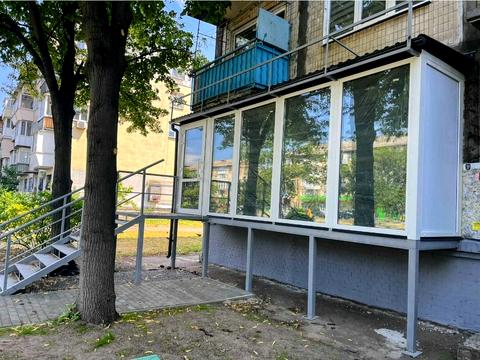 комерційна за адресою Верховної Ради бульв., 26