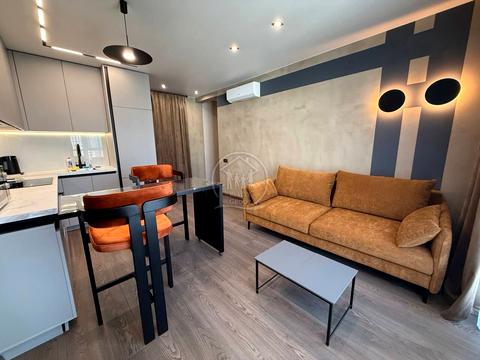 квартира за адресою Літературна вул., 10б