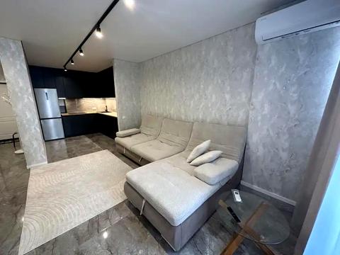 квартира за адресою Космічна вул., 5