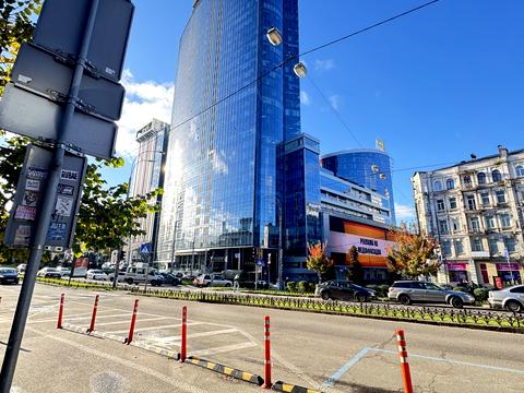 комерційна за адресою Басейна вул., 15