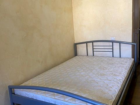 комерційна за адресою Руставелі вул., 31