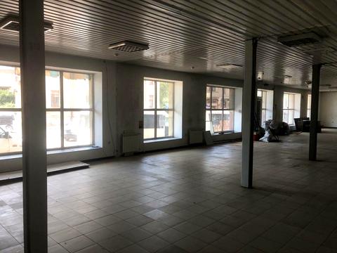 комерційна за адресою Залізнична вул., 30