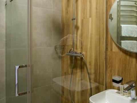 комерційна за адресою Стаїще, 552