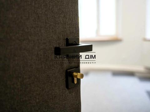 комерційна за адресою Богдана Хмельницького вул., 51-Б