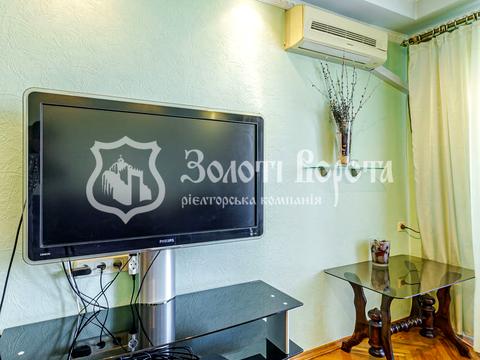 квартира за адресою Ореста Левицького вул. (Академіка Курчатова), 3
