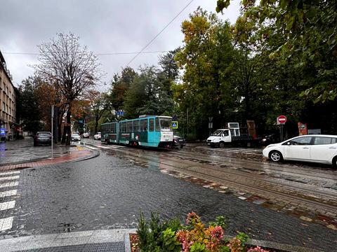 комерційна за адресою Андрія Мельника вул. (), 1/3